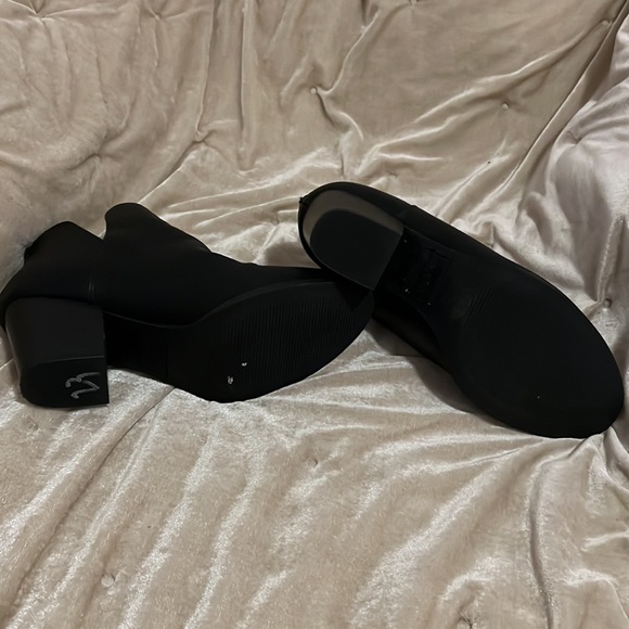 Booties - Picture 4 of 4